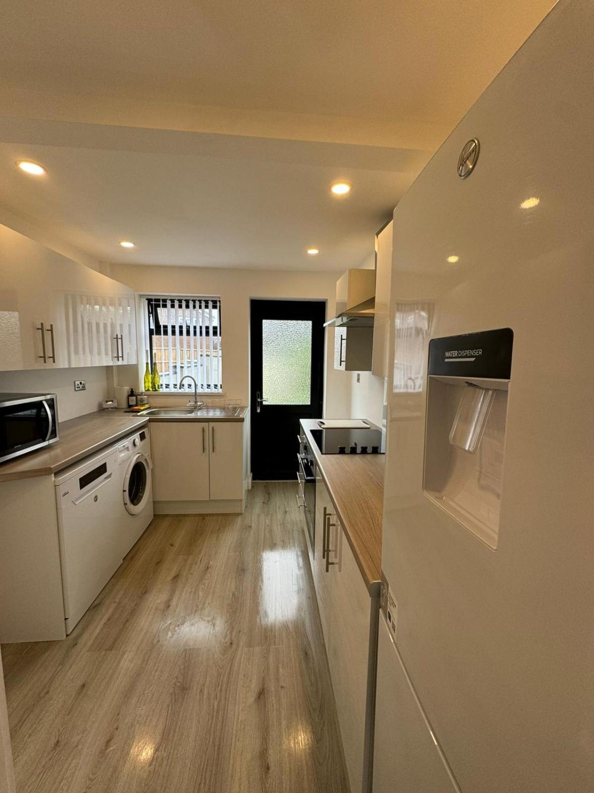 Villa Superb Cozy House In Warrington Extérieur photo